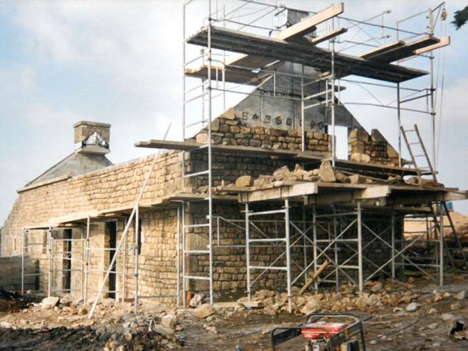 11. Construction maison Habillage pierre.jpg